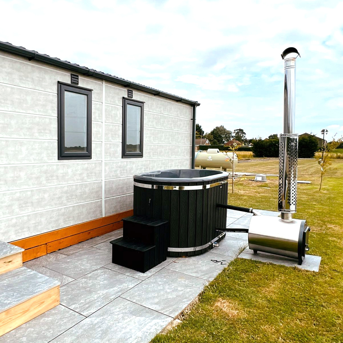 erins lakes and lodges stickney lincolshire image of accommodation lodge